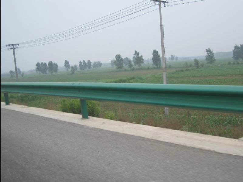 道路護欄有哪些優(yōu)勢？